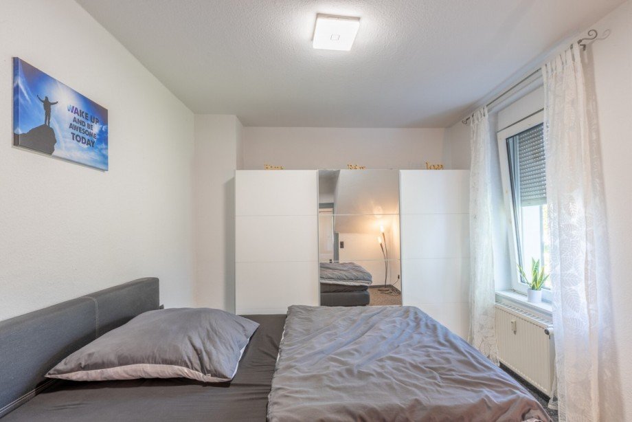 Schlafzimmer 1. Wohnung OG Mehrfamilienhaus Oberhausen