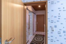 Flur Sch�ne 4,5 Zimmer-Wohnung mit zwei Balkonen in Duisburg-Marxloh