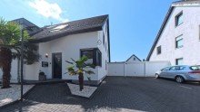 Au�enansicht Modernes Reihenendhaus in Voerde mit sch�nem Garten: attraktives Wohnen f�r die Familie