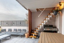 Treppe zum DG Luxuri�ses Wohnen: traumhafte Maisonette-Wohnung �ber den D�chern von Oberhausen