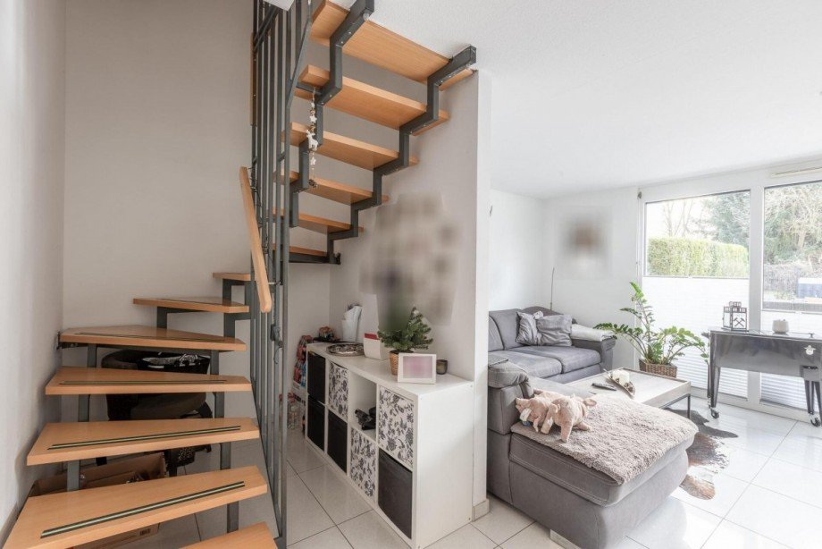 Treppe ins OG Reihenendhaus Marl