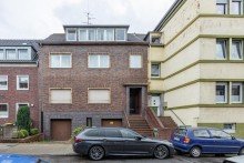 Vorderansicht OB-D�mpten: gem�tliche 3,5 Zi Dachgeschosswohnung