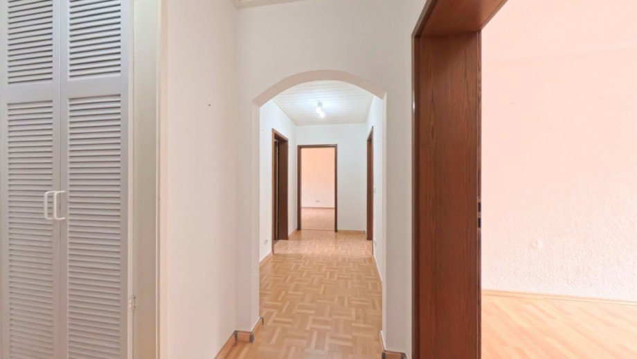 Flur Erdgeschosswohnung Duisburg / Wanheimerort