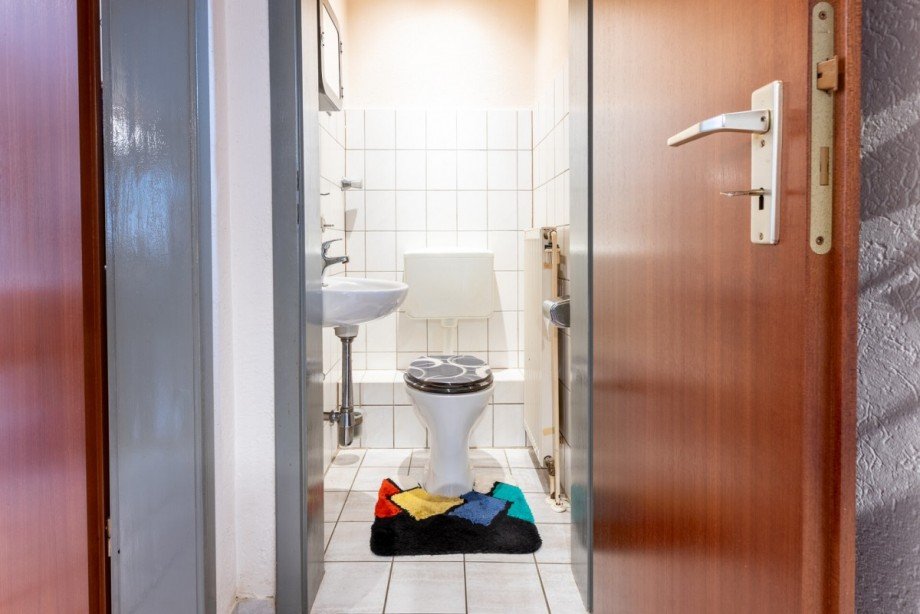 G�ste-WC Doppelhaush�lfte Duisburg