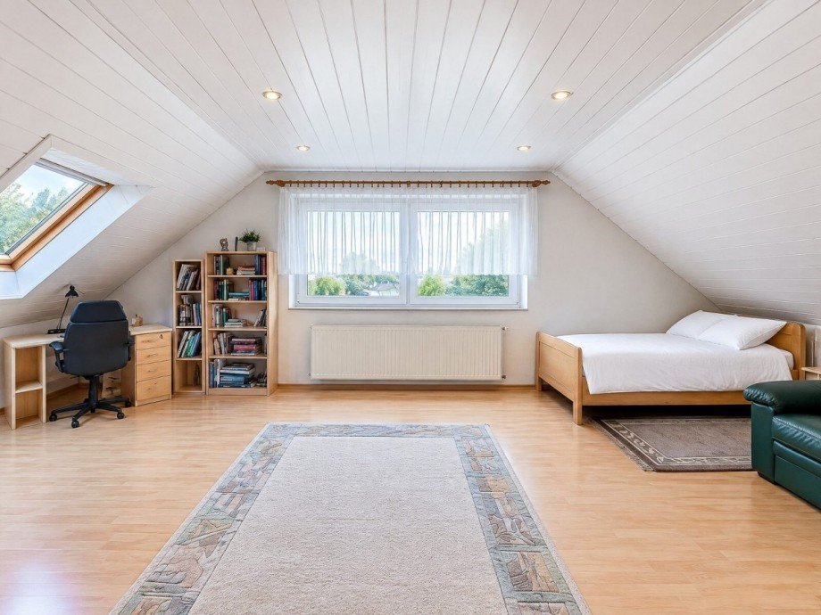 Schlafzimmer Dachgeschoss Reihenendhaus Duisburg