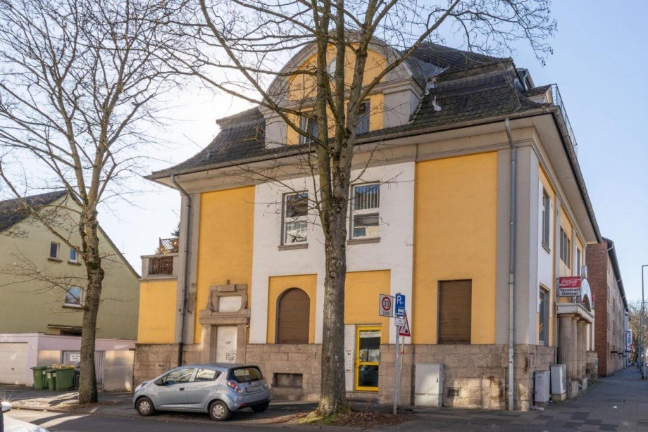 Seitenansicht Haus Eingang Etagenwohnung Oberhausen