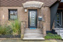 Eingang Familientraum in OB-Lirich: attraktives Reihenmittelhaus