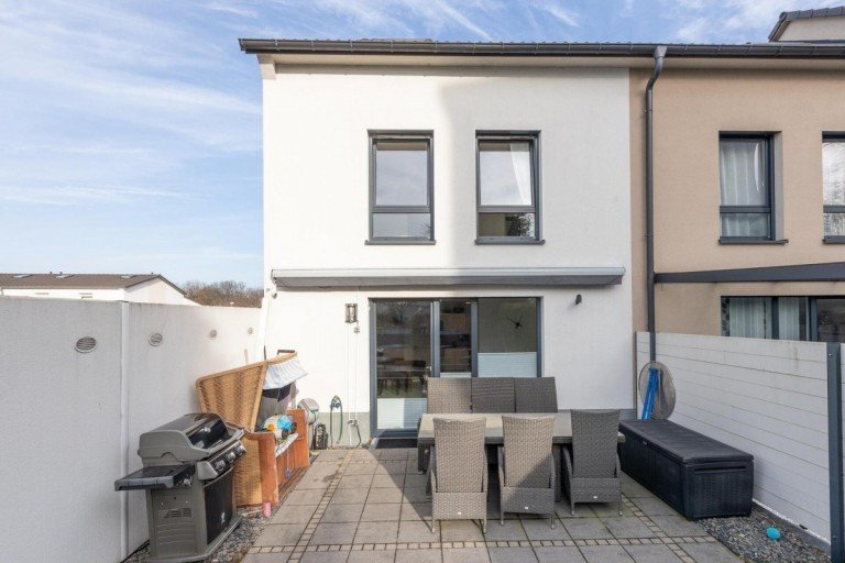 Haus au�en R�ckansicht Marl - Marl Reihenendhaus Alt-Marl: Exklusives Reihenendhaus mit Pool