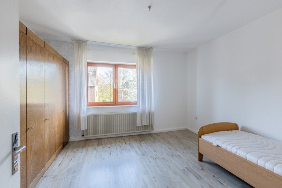 Schlafzimmer Obergeschoss Mehrfamilienhaus Oberhausen