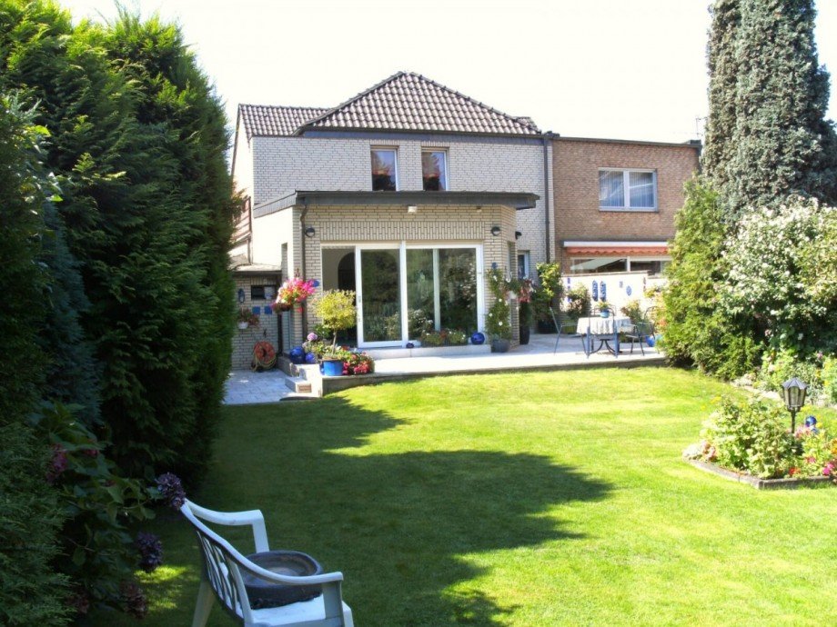 Haus R�ckansicht Zweifamilienhaus Oberhausen