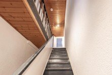 Hinterhaus rechts Treppe Solide Kapitalanlage in Oberhausen-Alstaden mit 7% Rendite: vier Wohneinheiten mit Garagenhof