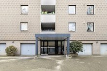 Haus au�en Eingang GE-Resse: 3,5 Zi-Maisonette-Wohnung mit Traumblick