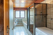 Bad Erdgeschoss Sanierungsbed�rftiges Zweifamilienhaus mit Traumgarten in OB-Sterkrade