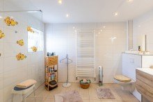 Bad Wohnung EG Viele Nutzungsm�glichkeiten in OB-Alstaden: gro�es Dreifamilienhaus mit Garagenhof