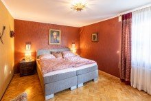 Wohnung OG Schlafzimmer Attraktives Zweifamilienhaus zentral in Sterkrade-Mitte