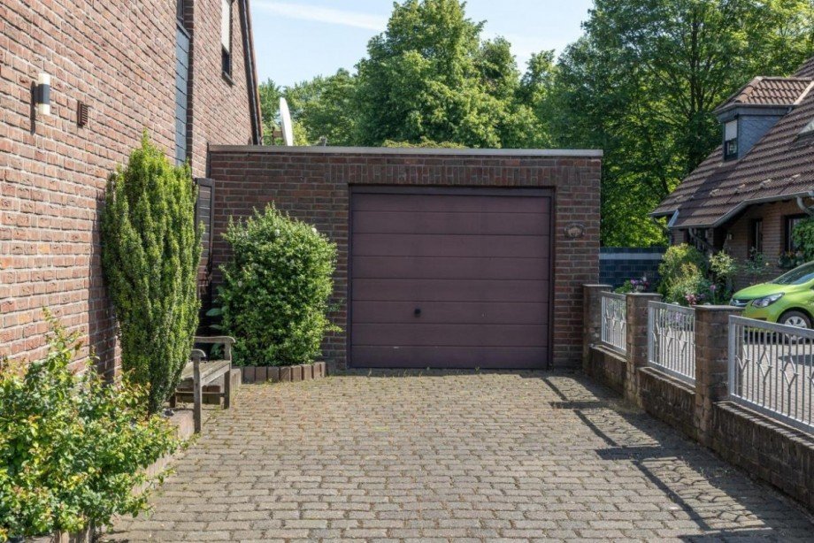 Garage Doppelhaush�lfte Duisburg