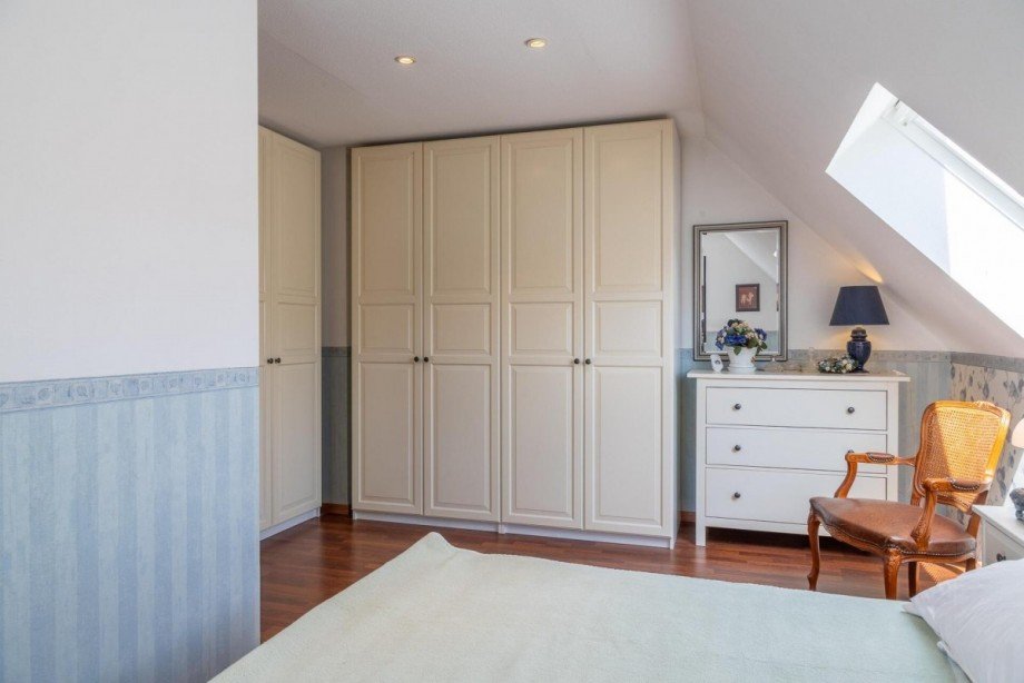 Schlafzimmer Doppelhaush�lfte Duisburg