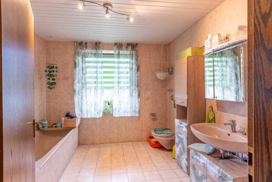 Badezimmer OG Zweifamilienhaus Oberhausen