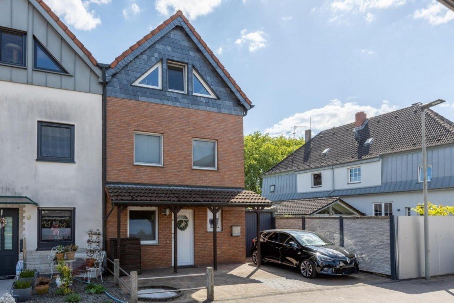 Frontansicht Doppelhaush�lfte Oberhausen
