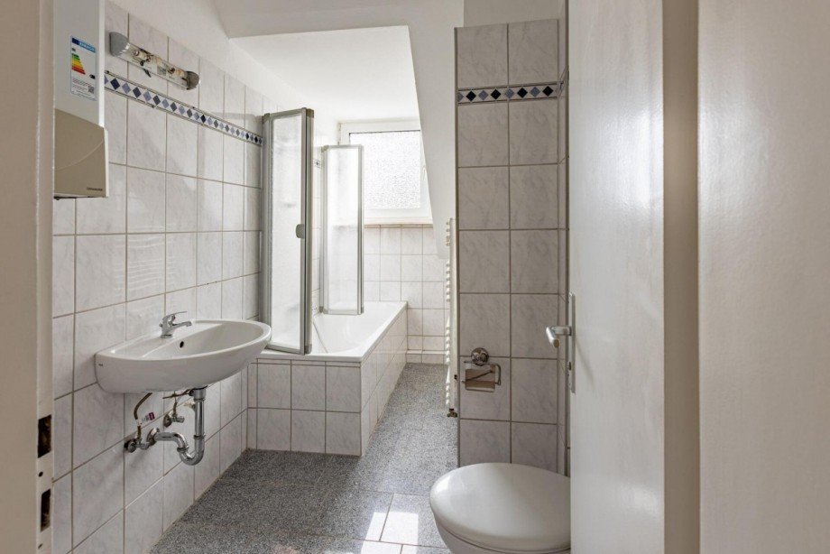 Badezimmer Dachgeschosswohnung Oberhausen