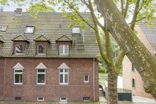 Haus Frontansicht Vielseitige DHH mit Traumgrundst�ck in Sterkrade