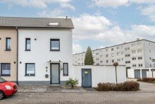 Haus au�en Alt-Marl: Exklusives Reihenendhaus mit Pool