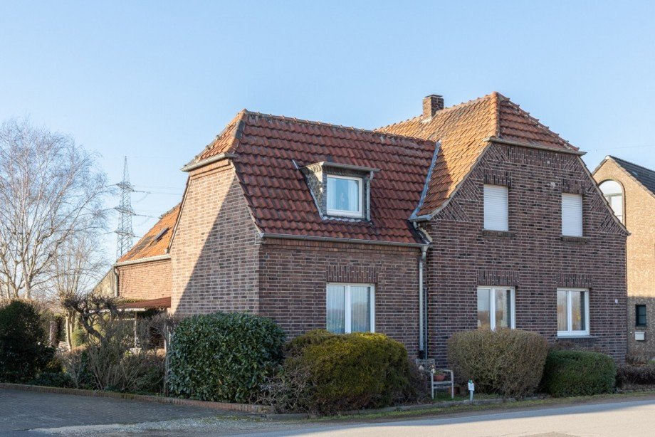 Seitenansicht Bauernhaus Krefeld / H�ls