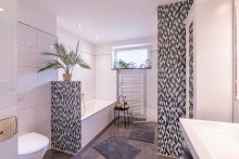 Bad Wohnen mit Niveau: stilvolle 2,5 Zimmer-Wohnung mit zwei Balkonen in OB-K�nigshardt