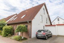 Seitenansicht DHH in Kapellen: einladend und familienfreundlich