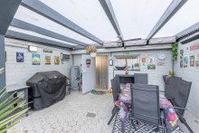 Terrasse Moderne Maisonette-Wohnung mit Traumgarten in OB-K�nigshardt