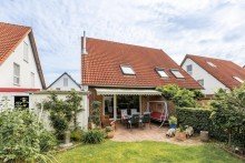 R�ckansicht DHH in Kapellen: einladend und familienfreundlich
