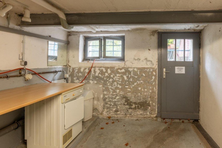 Waschk�che Dachgeschosswohnung Oberhausen