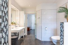 Bad Wohnen mit Niveau: stilvolle 2,5 Zimmer-Wohnung mit zwei Balkonen in OB-K�nigshardt