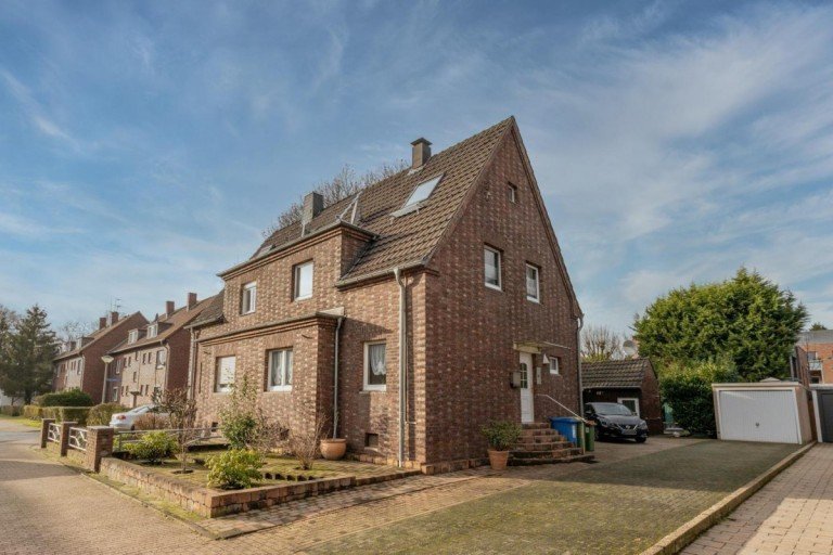 Haus au�en Oberhausen Doppelhaush�lfte Schmachtendorf: Gem�tlichkeit in Bestlage
