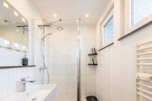Bad Luxuri�ses Wohnen: traumhafte Maisonette-Wohnung �ber den D�chern von Oberhausen