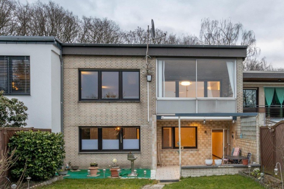 Haus R�ckansicht Reihenmittelhaus H�nxe