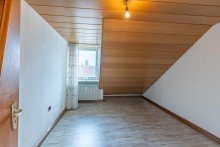 Kinderzimmer OB-D�mpten: gem�tliche 3,5 Zi Dachgeschosswohnung