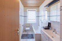 Wannenbad Sch�ne 4,5 Zimmer-Wohnung mit zwei Balkonen in Duisburg-Marxloh