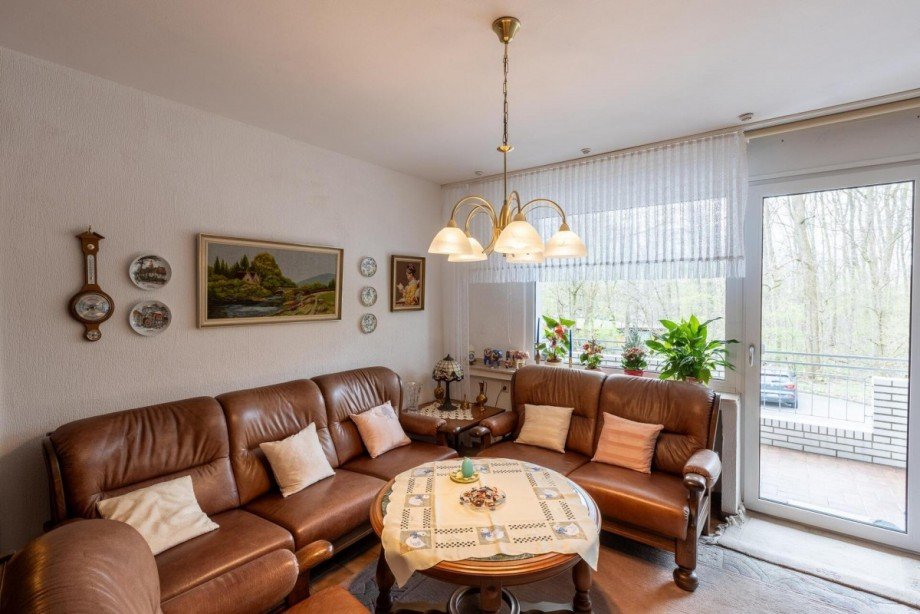 1. Etage links Wohnzimmer Mehrfamilienhaus Oberhausen