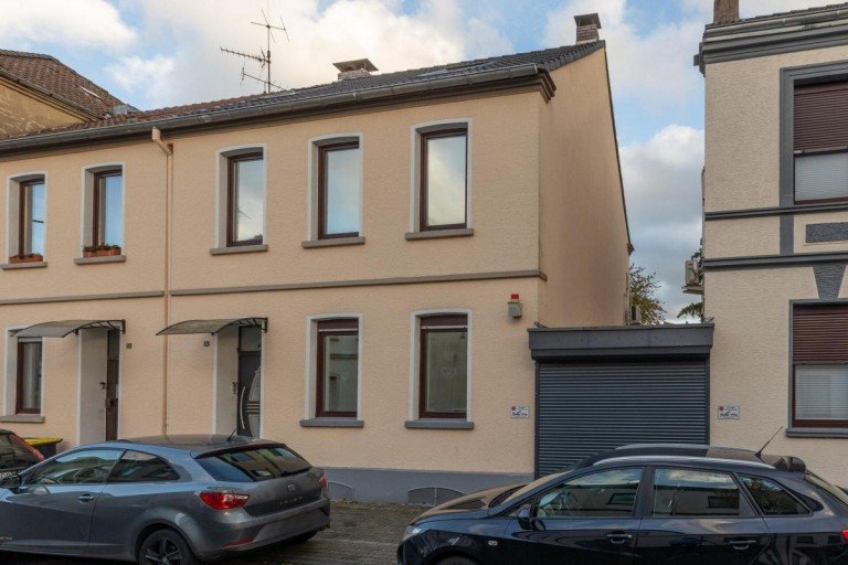 Vorderansicht M�lheim an der Ruhr - M�lheim an der Ruhr Reihenendhaus MH-Styrum: sch�nes Reihenendhaus f�r die Familie