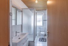 Duschbad Sch�ne 4,5 Zimmer-Wohnung mit zwei Balkonen in Duisburg-Marxloh