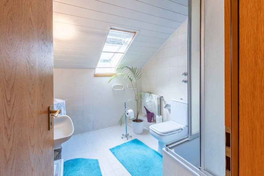 Badezimmer Spitzboden Zweifamilienhaus Oberhausen