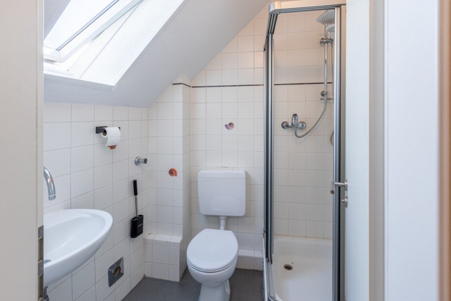 Bad 1. Wohnung OG Mehrfamilienhaus Oberhausen