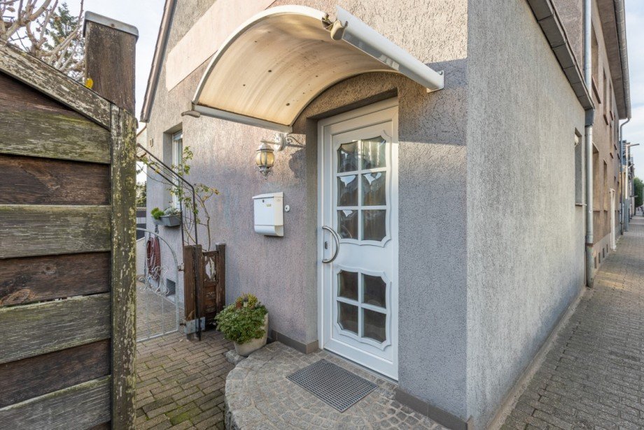 Separater Eingang EG Mehrfamilienhaus Oberhausen