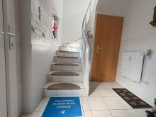 Treppenhaus Vermietetes 3-Parteienhaus in Oberhausen-Osterfeld sucht neuen Eigent�mer