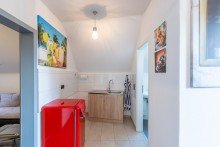 K�chenzeile 1. Wohnung OG Viele Nutzungsm�glichkeiten in OB-Alstaden: gro�es Dreifamilienhaus mit Garagenhof